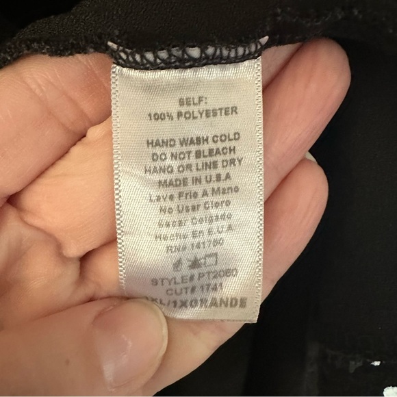 Orange Creek Women’s 3/4 Buttoned Sleeve V-Neck Lace Trim Tunic Top Size 1X GUC - Picture 6 of 9